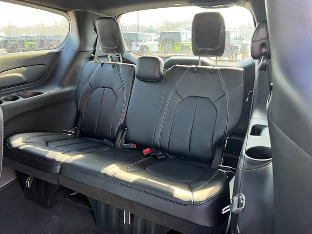New 2026 Chrysler Pacifica Select image 7