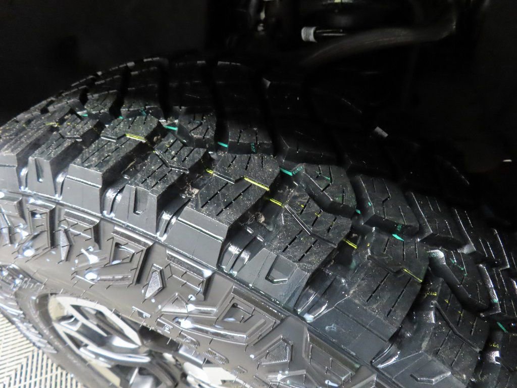 Used 2023 Chevrolet Silverado 1500 ZR2 w/ Technology Package image 7