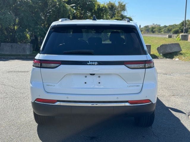 Used 2022 Jeep Grand Cherokee Limited AWD/4WD image 4