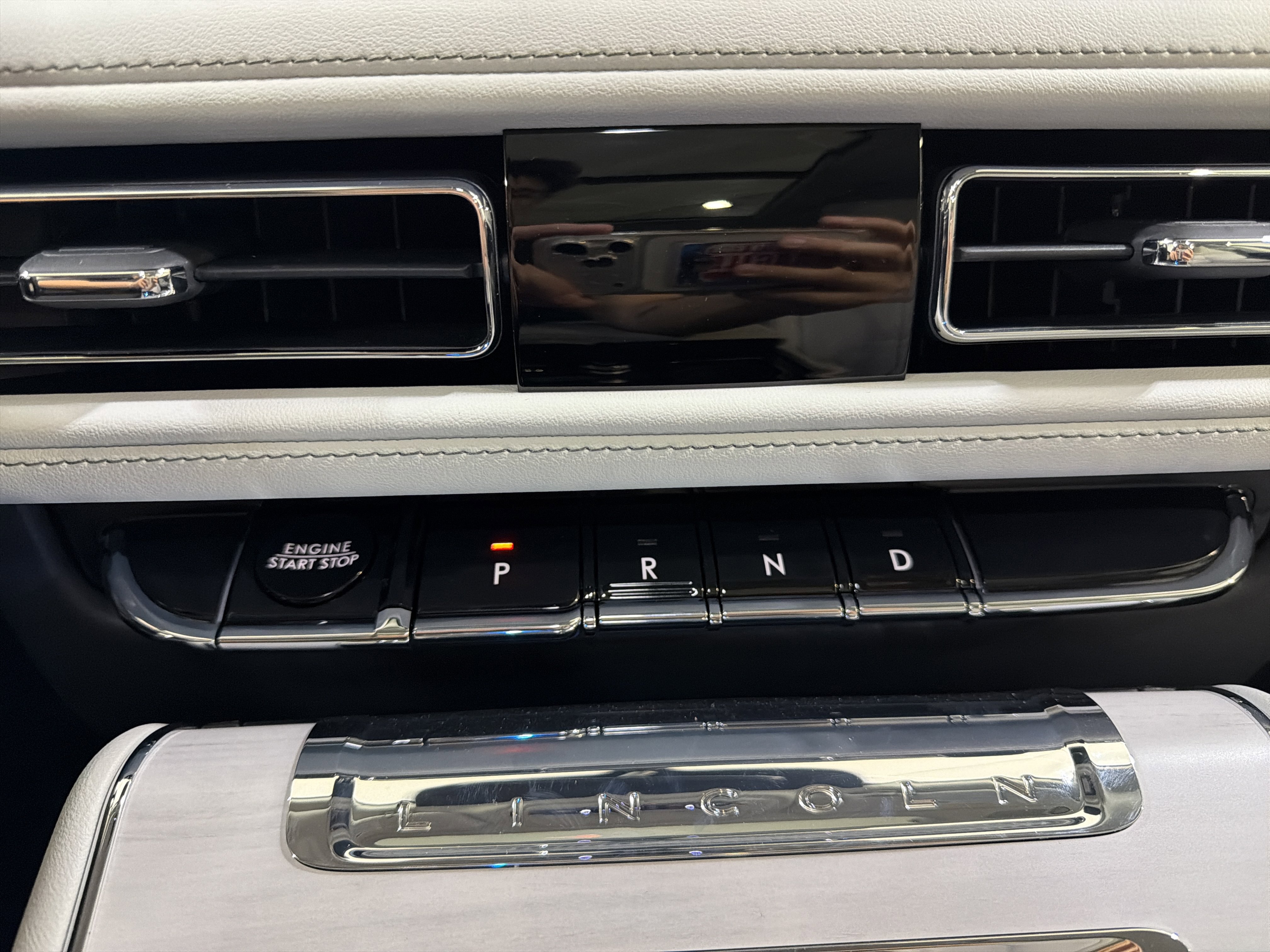 Used 2026 Lincoln Aviator Reserve AWD/4WD image 19
