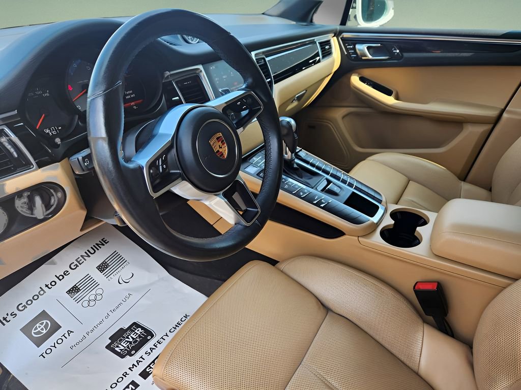 Used 2017 Porsche Macan S image 10