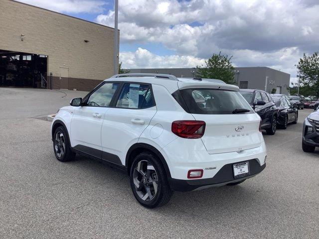 Certified 2026 Hyundai Venue SEL FWD image 8