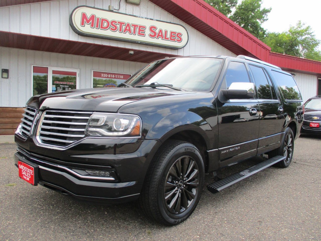 Used 2017 Lincoln Navigator L Select AWD/4WD image 1