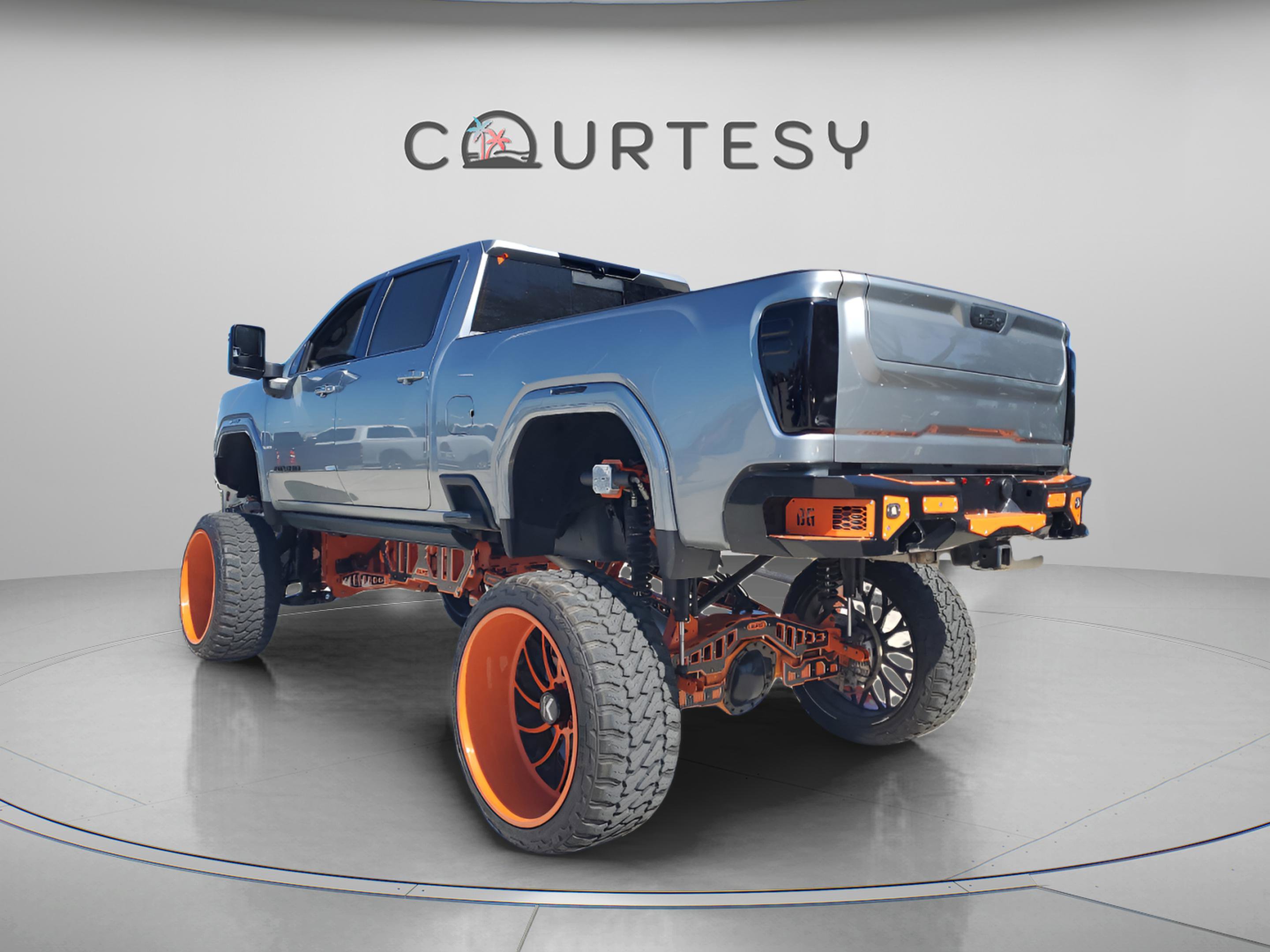 Used 2024 GMC Sierra 2500 AT4 w/ AT4 Premium Plus Package image 3