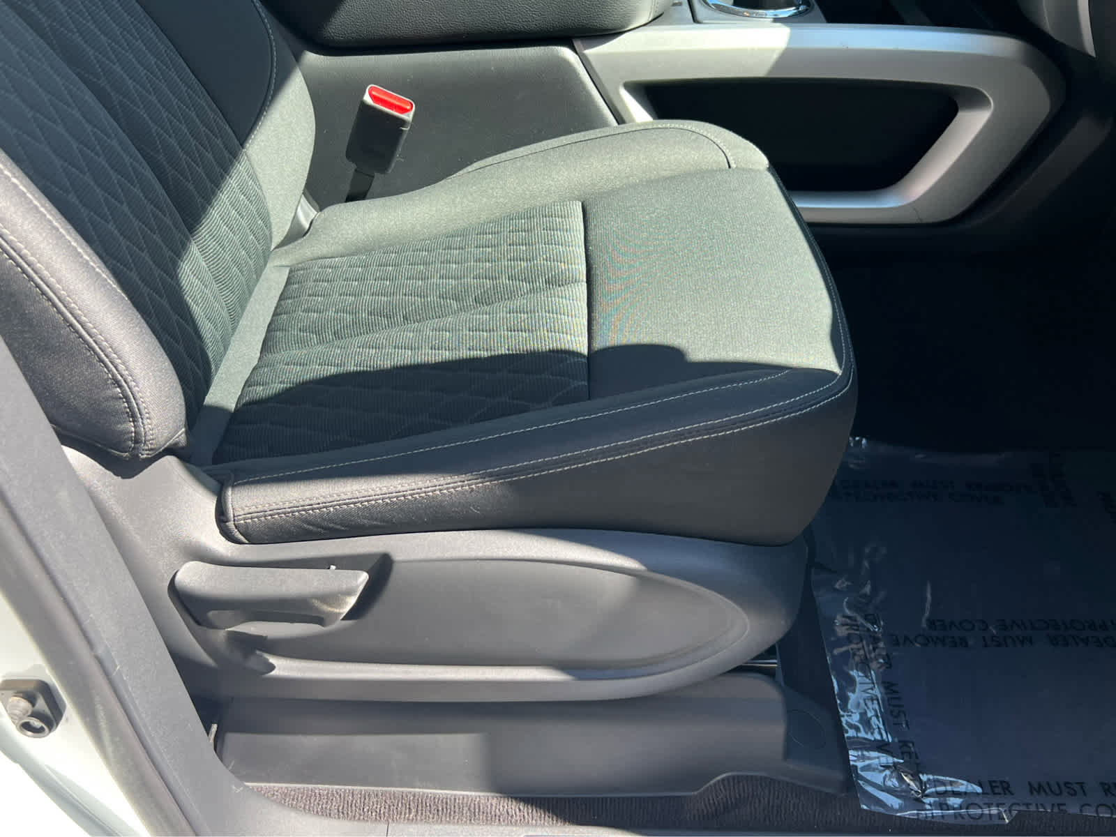 Used 2017 Nissan Titan SV AWD/4WD image 19