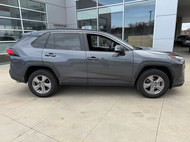 Used 2025 Toyota RAV4 XLE AWD/4WD image 8