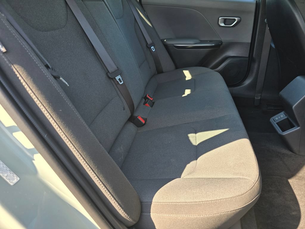 Used 2025 Kia K4 FWD image 16