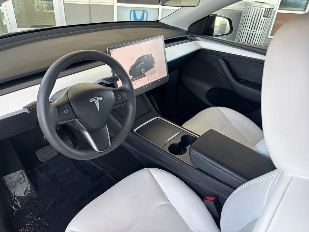 Used 2023 Tesla Model Y Long Range AWD/4WD image 9