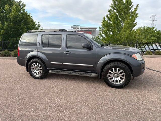Used 2012 Nissan Pathfinder LE AWD/4WD image 12