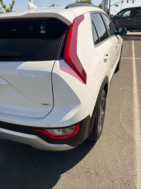Used 2024 Kia Niro EX FWD image 7