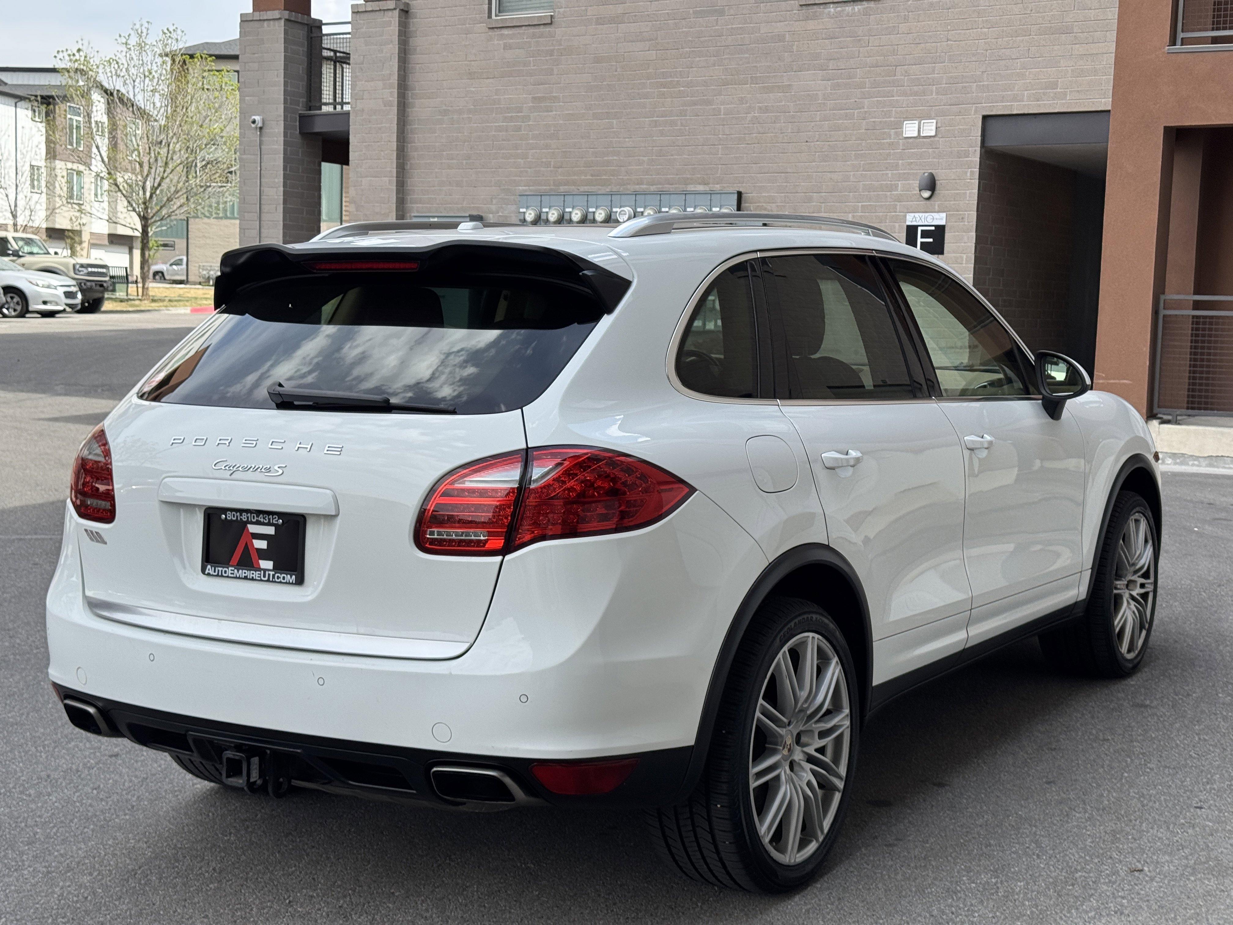 Used 2012 Porsche Cayenne S image 7