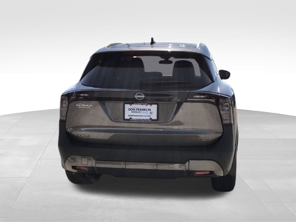 New 2026 Nissan Kicks SR w/ SR Premium Package AWD/4WD image 7