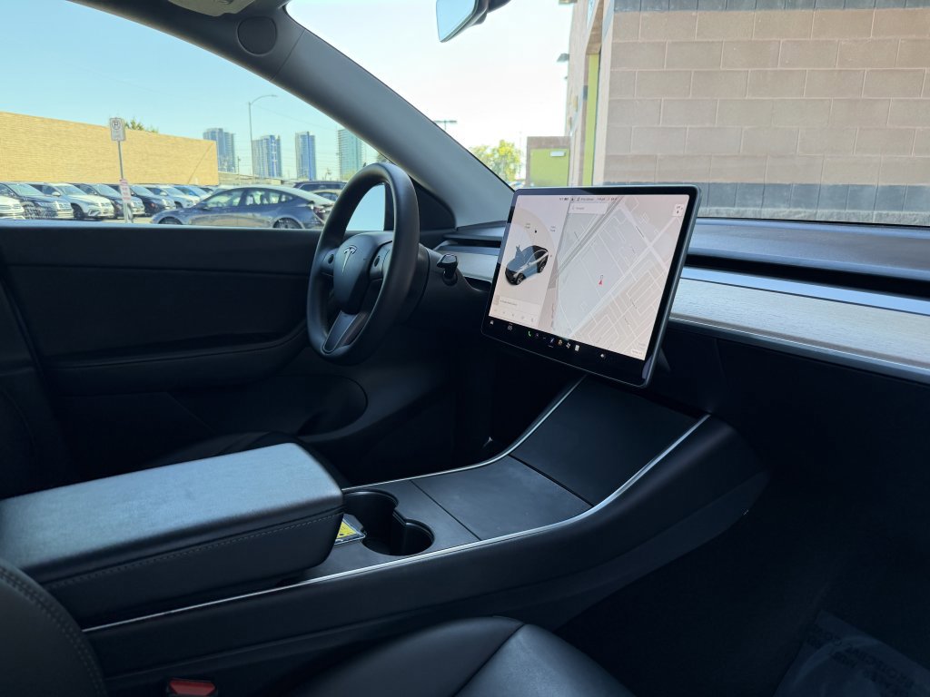 Used 2020 Tesla Model Y Long Range image 40