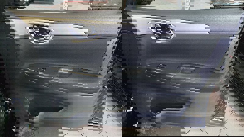 Used 2015 Nissan Sentra S image 24