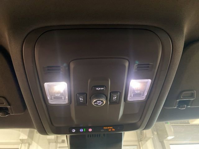 Certified 2025 Chevrolet Suburban LT w/ Comfort Package AWD/4WD image 15