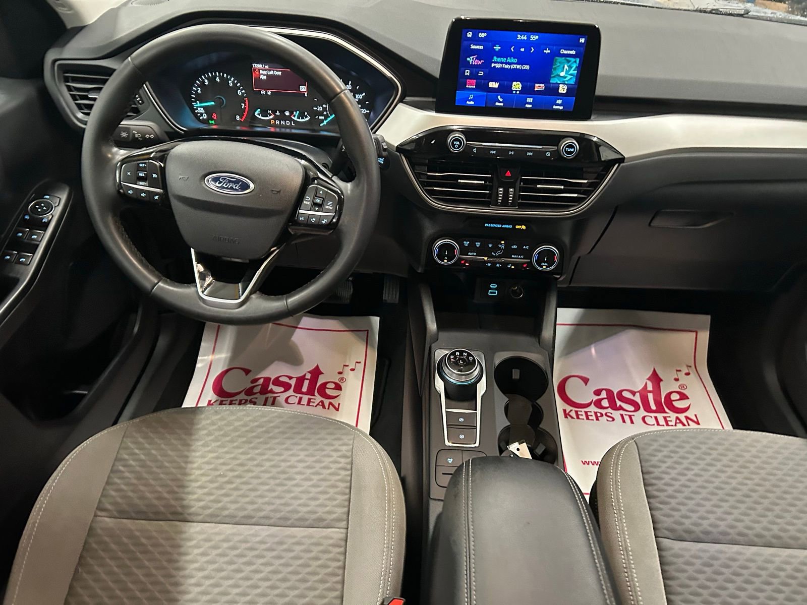 Used 2022 Ford Escape SE w/ SE Sport Appearance Package image 26