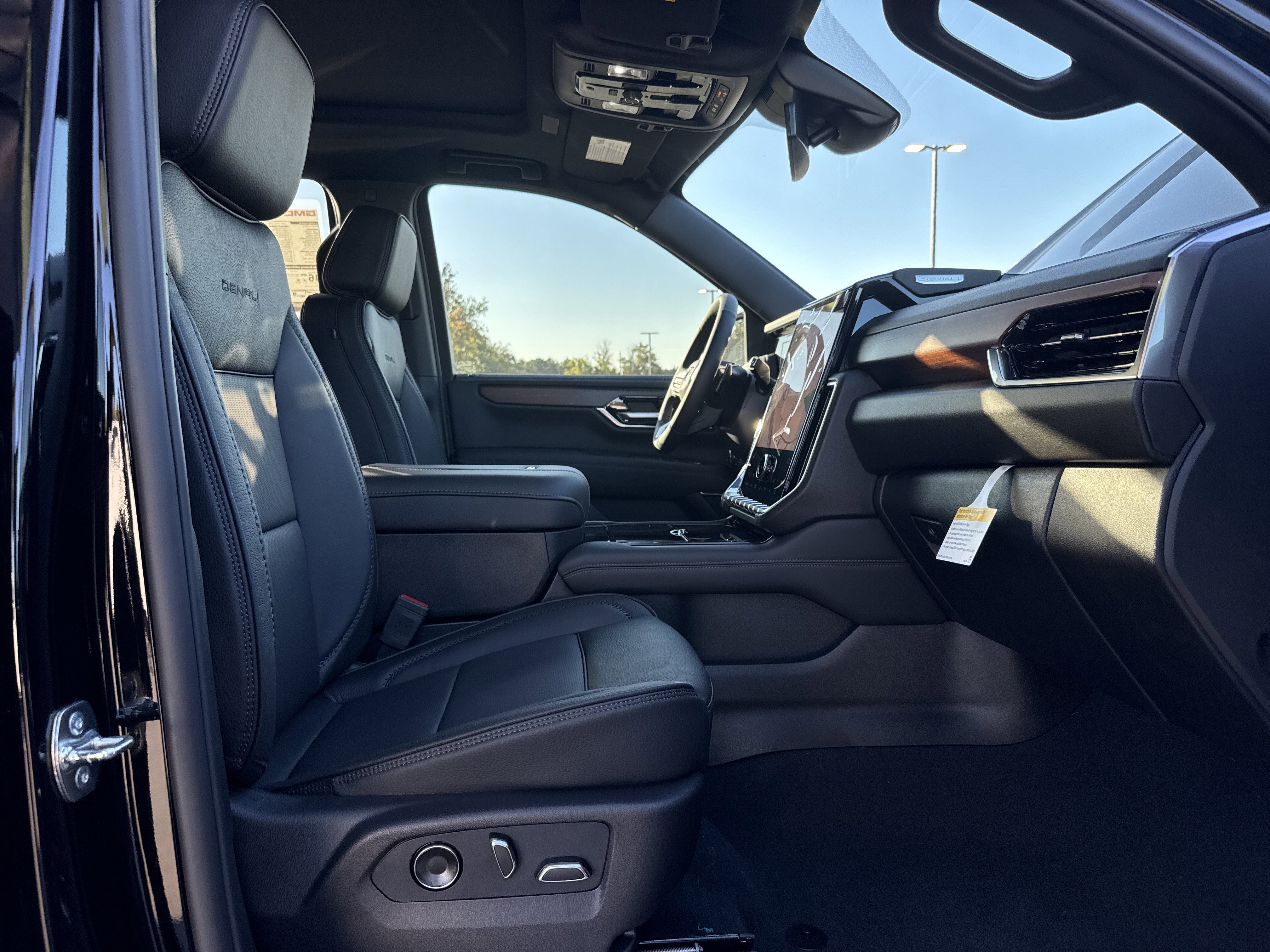 New 2026 GMC Yukon Denali w/ Sun & Power Step Package image 30