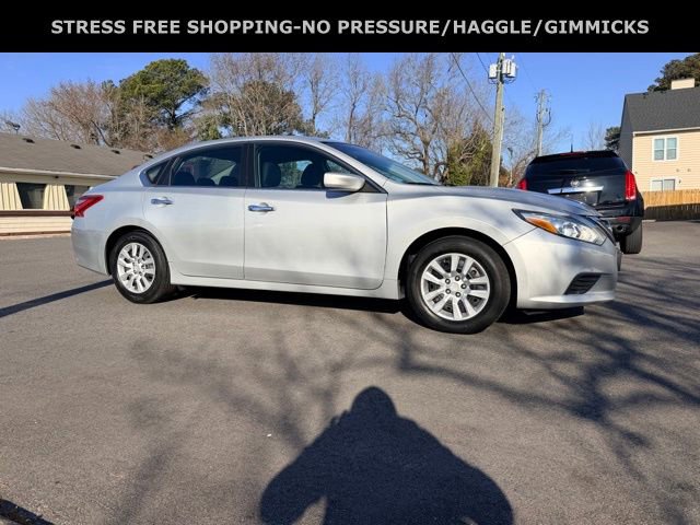 Used 2017 Nissan Altima 2.5 S w/ Power Driver Seat Package image 2