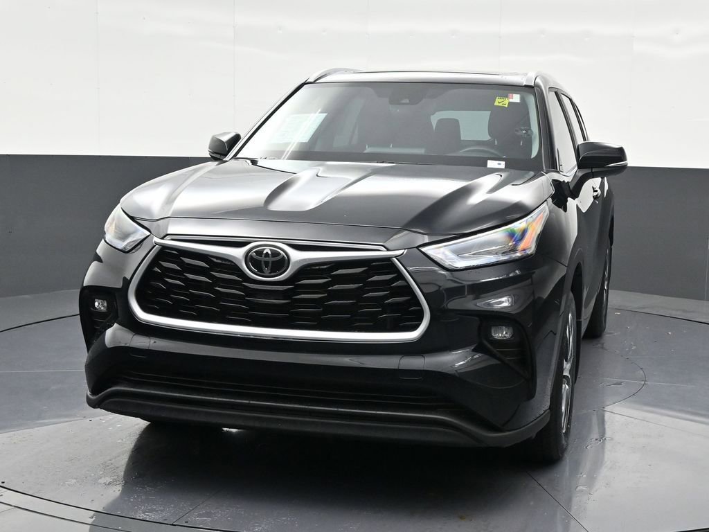 Used 2024 Toyota Highlander XLE image 8