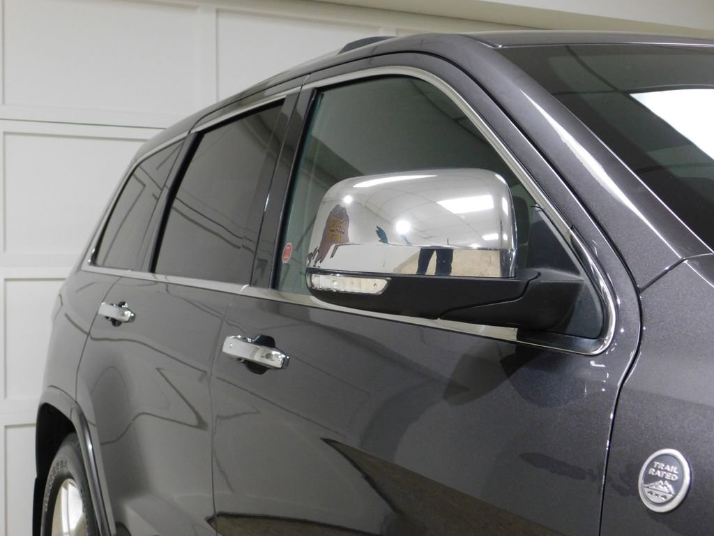 Used 2017 Jeep Grand Cherokee Overland AWD/4WD image 10