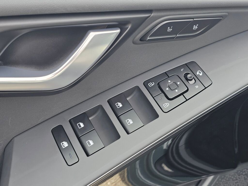 Certified 2023 Kia Niro Wave w/ Wave Preserve Package image 33