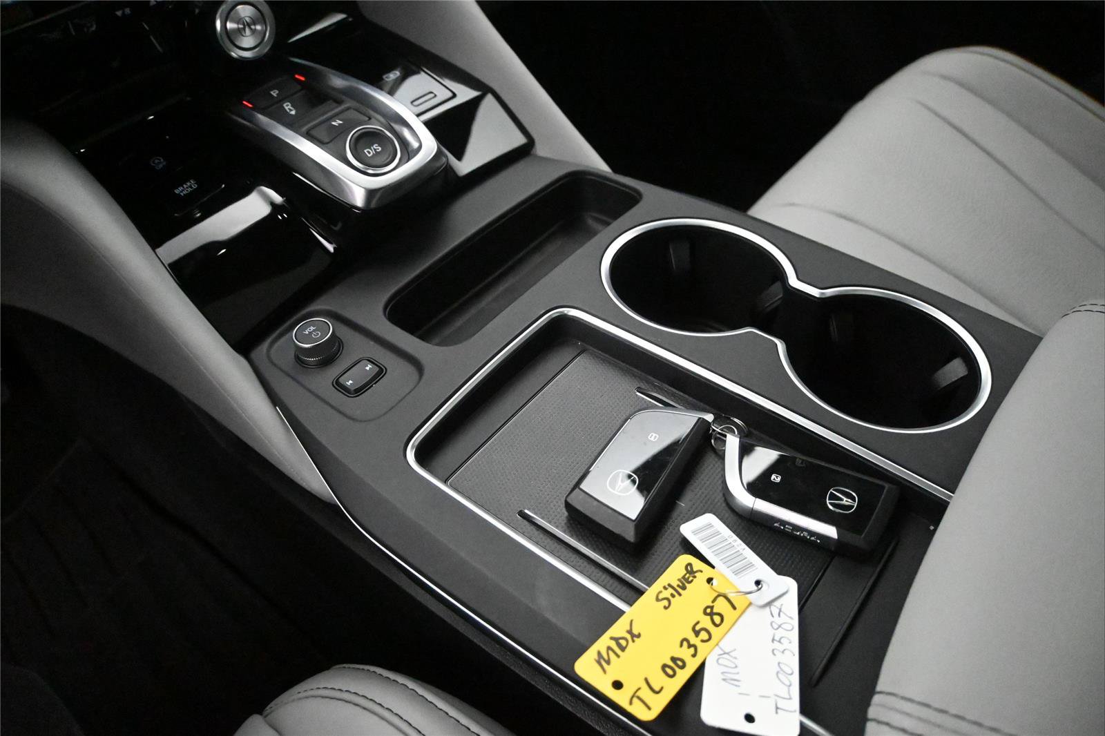 Certified 2026 Acura MDX FWD w/ Technology Package image 5