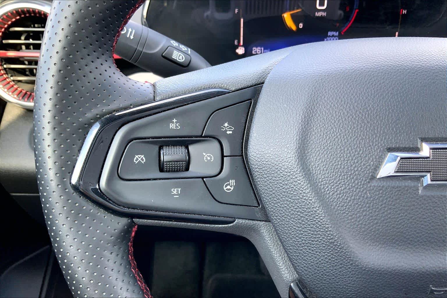Used 2025 Chevrolet Trax RS w/ Driver Confidence Package FWD image 24