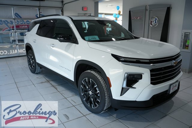 New 2026 Chevrolet Traverse LT w/ Sun and Wheel Package