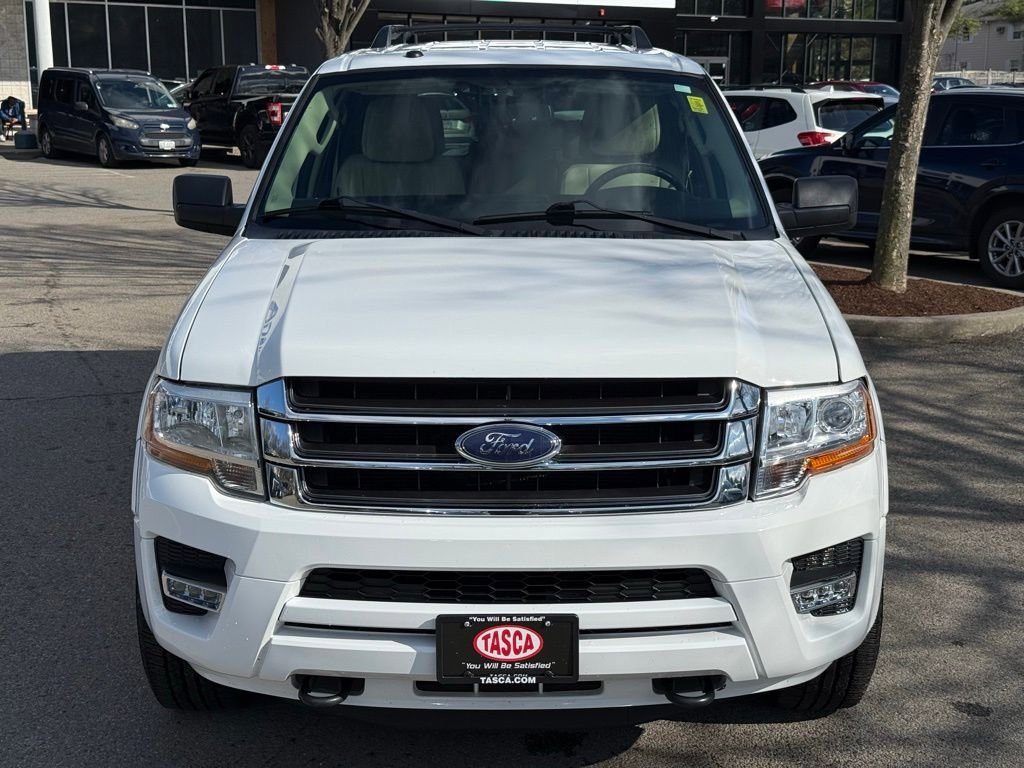 Used 2015 Ford Expedition XLT image 2