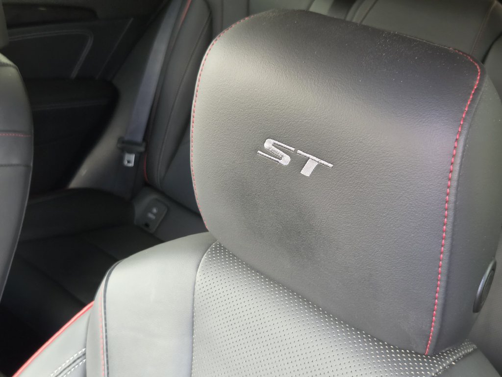 Used 2023 Buick Envision Essence w/ Sport Touring Package FWD image 16