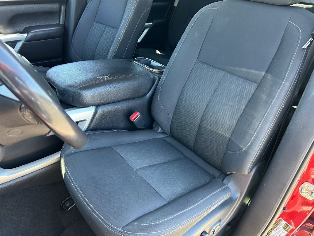 Used 2018 Nissan Titan SV w/ SV Convenience Package AWD/4WD image 20