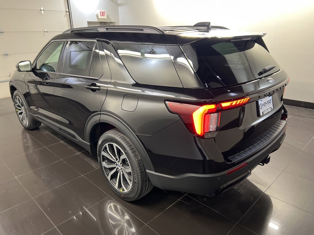 New 2026 Ford Explorer ST-Line image 4