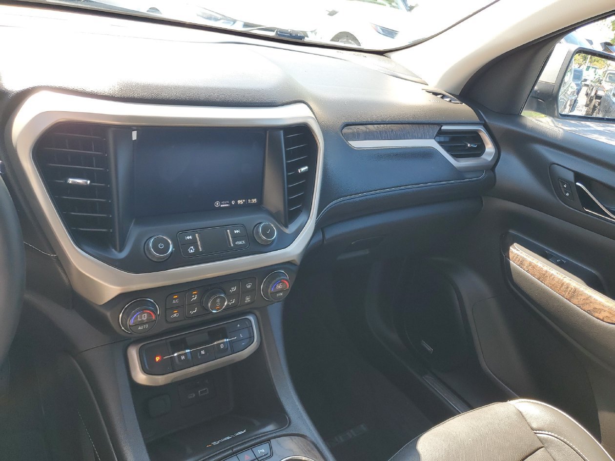 Used 2023 GMC Acadia Denali w/ Denali Ultimate Package FWD image 26
