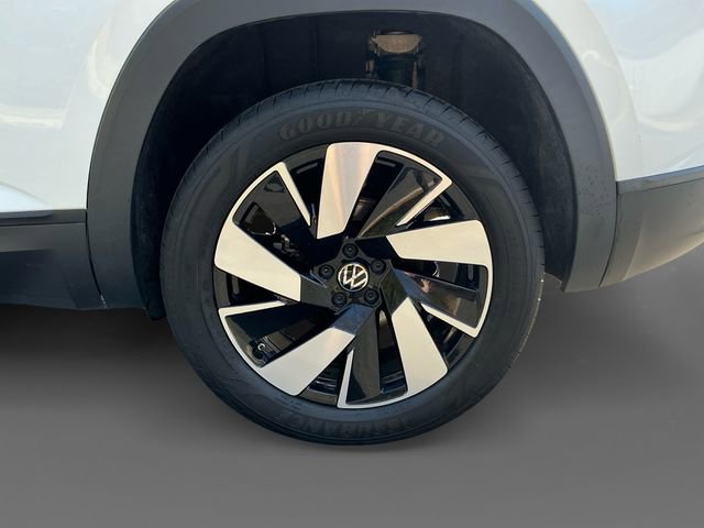 Used 2024 Volkswagen Atlas Cross Sport SE image 15