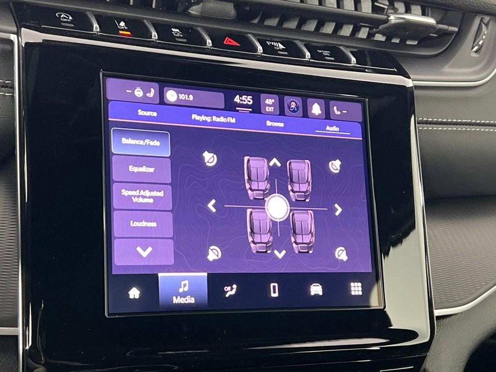 New 2025 Jeep Grand Cherokee Laredo w/ Luxury Tech Group I image 30