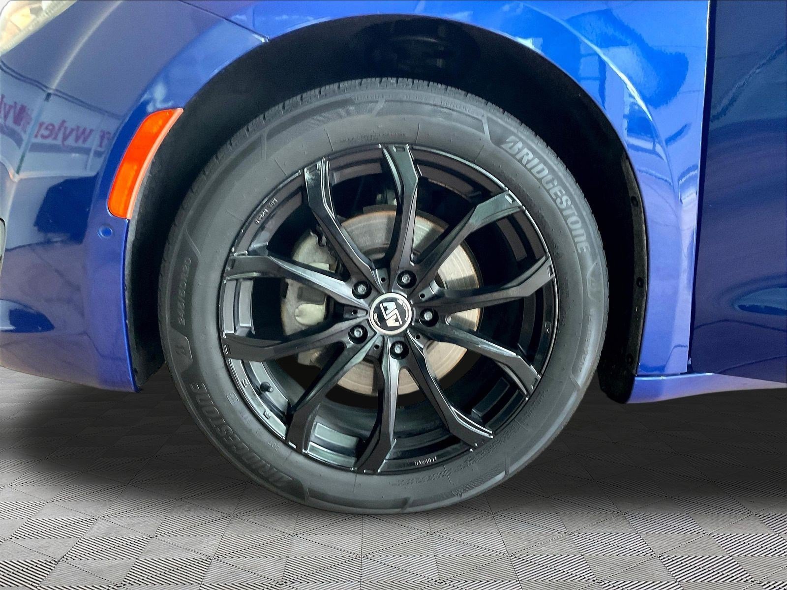 Used 2019 Chrysler Pacifica Touring-L w/ Advanced Safetytec Group FWD image 30