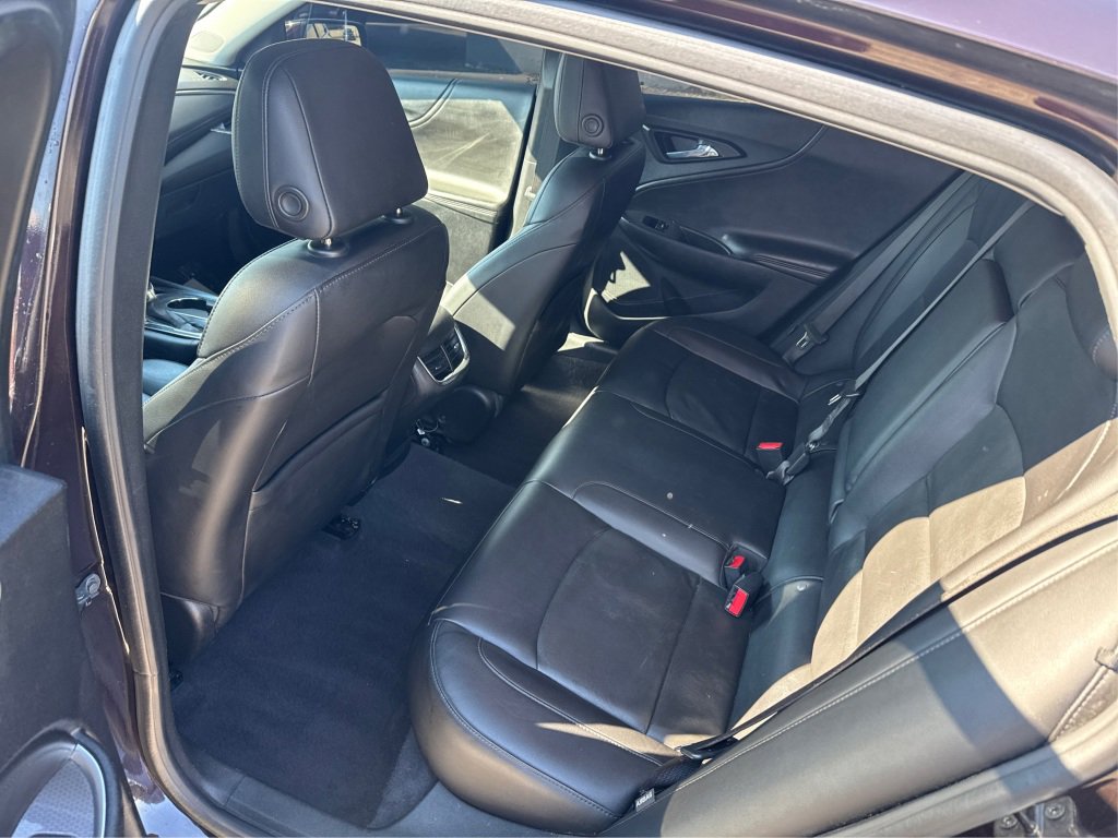 Used 2021 Chevrolet Malibu LT w/ Leather Package FWD image 12