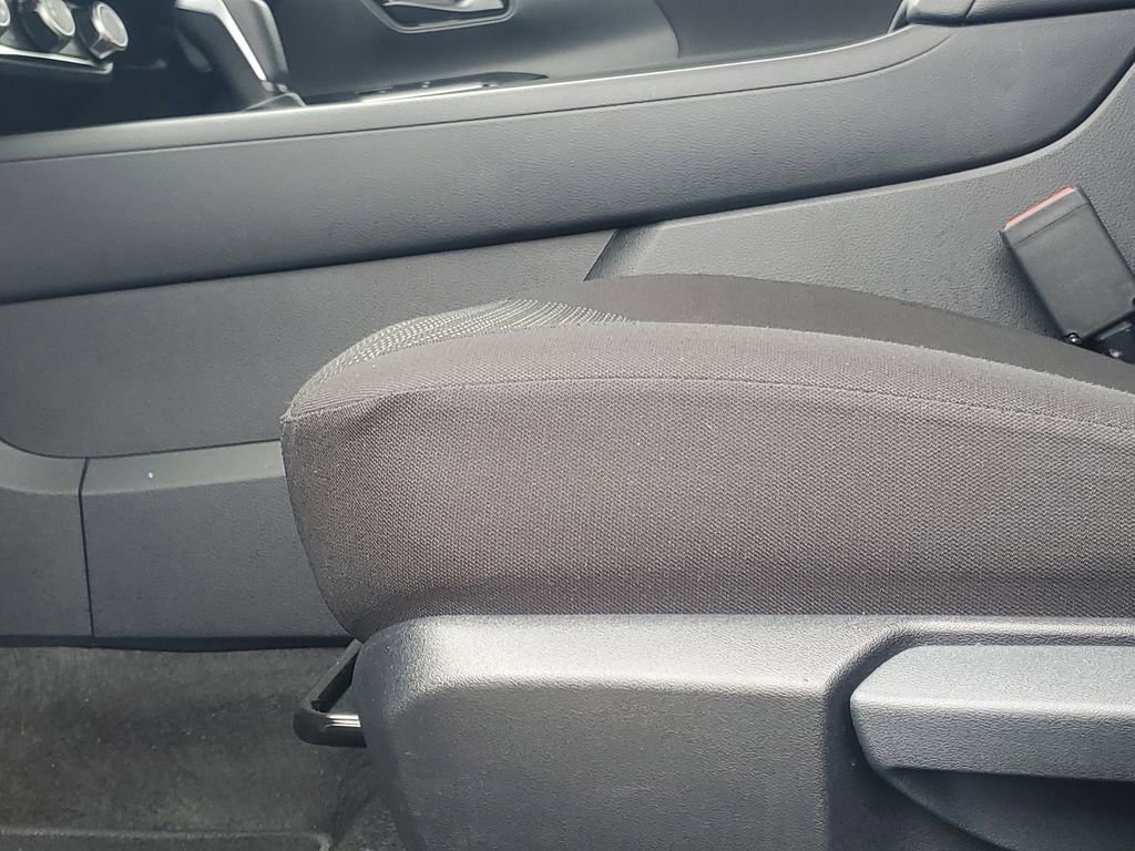 Used 2025 Nissan Kicks S image 13