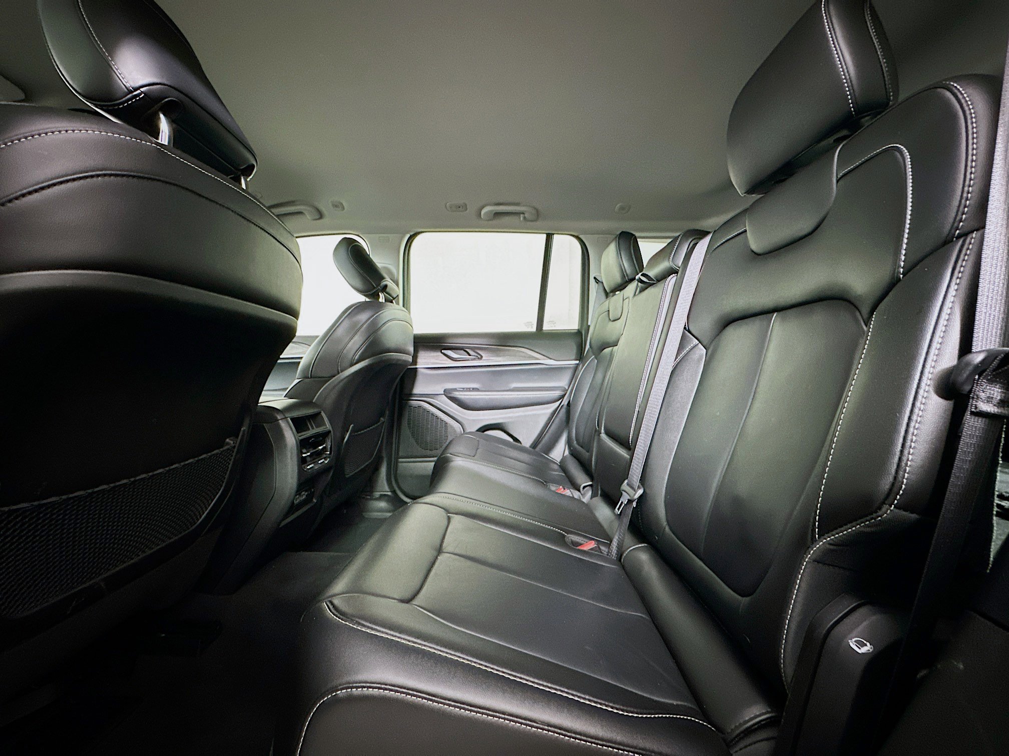 Used 2023 Jeep Grand Cherokee Limited w/ Trailer Tow Prep Group (B) image 28