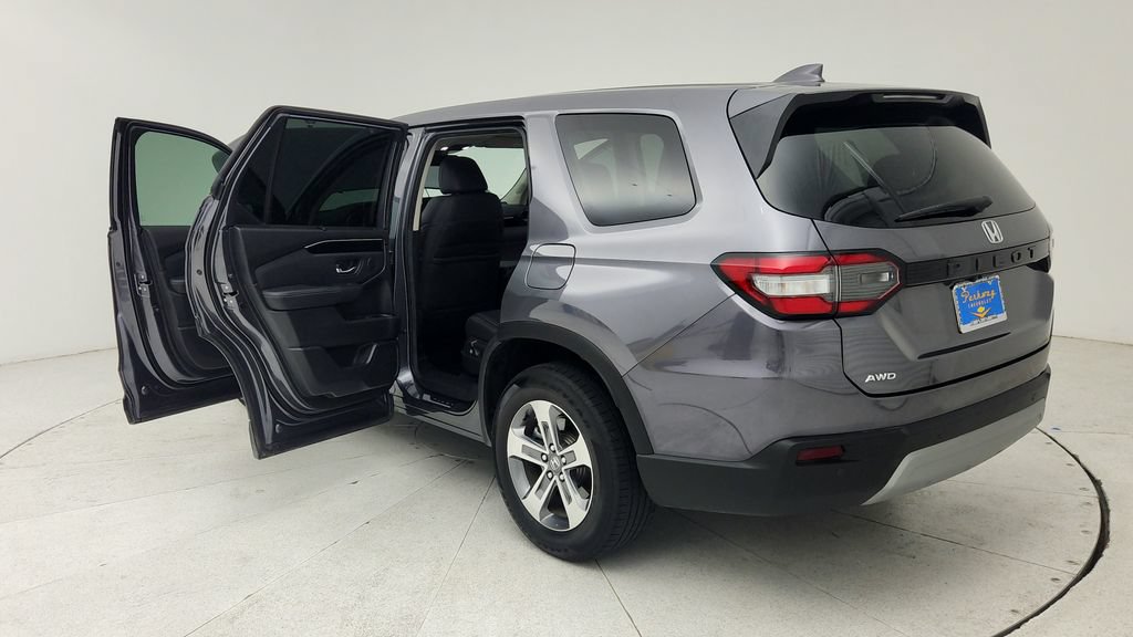 Used 2025 Honda Pilot EX-L image 12