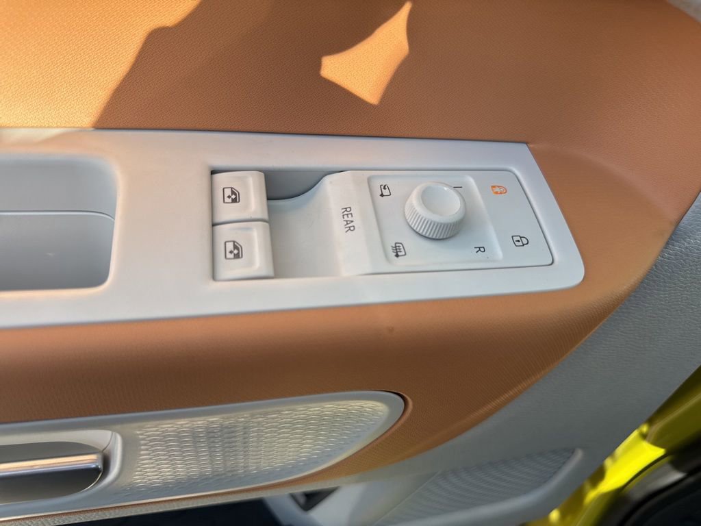 New 2025 Volkswagen ID. Buzz 1st Edition image 19