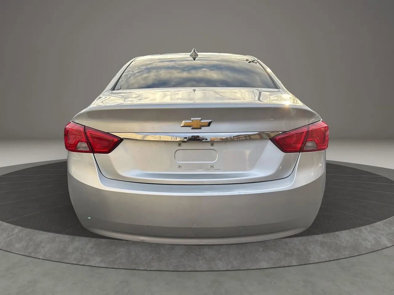 Used 2019 Chevrolet Impala LT FWD image 6
