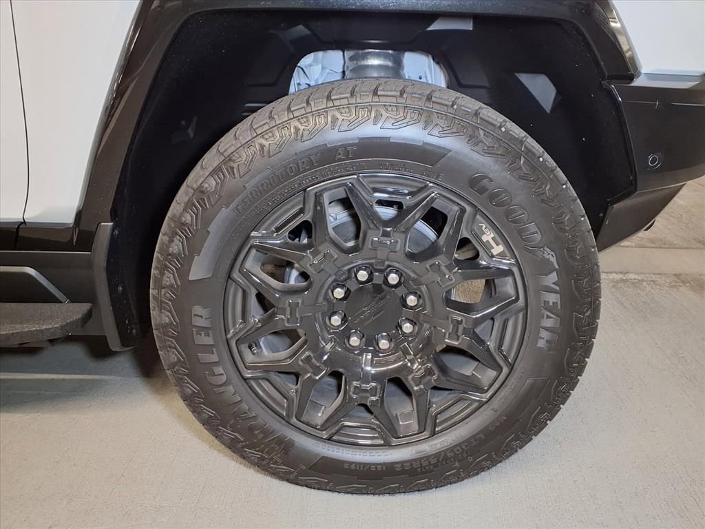 Used 2026 GMC Hummer EV SUV image 5