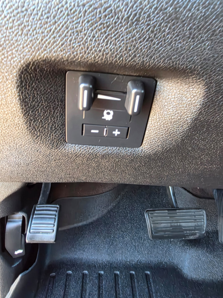 Used 2013 GMC Sierra 2500 SLE w/ SLE Preferred Package image 15