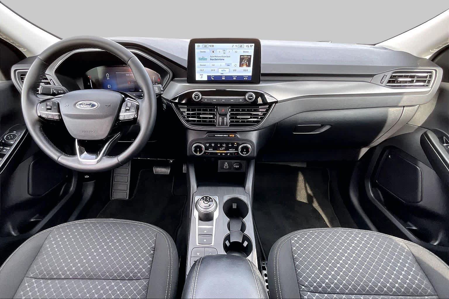 Used 2026 Ford Escape Active w/ Cold Weather Package FWD image 14
