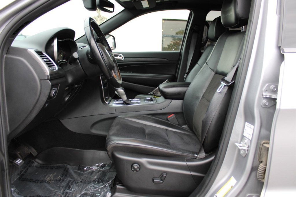 Used 2020 Jeep Grand Cherokee Altitude AWD/4WD image 9