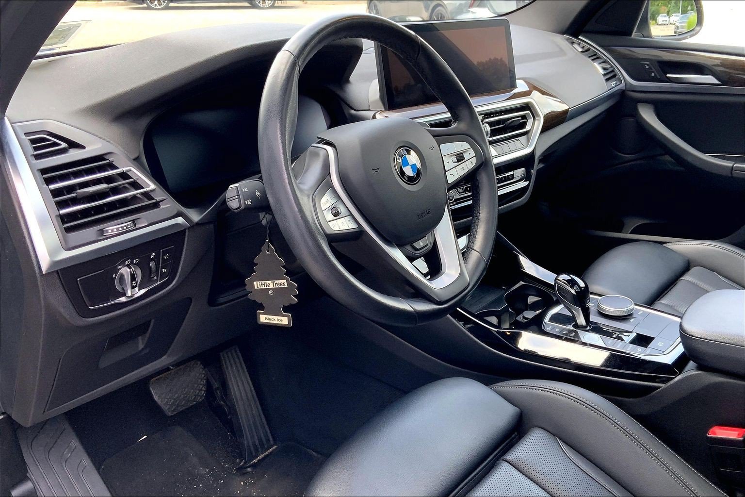 Used 2023 BMW X3 xDrive30i w/ Premium Package AWD/4WD image 4