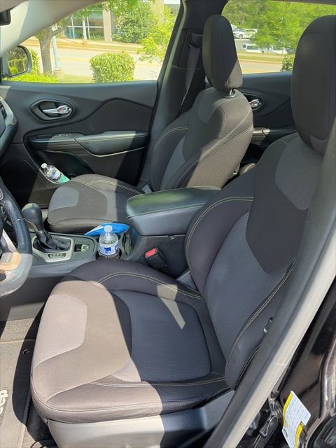 Used 2015 Jeep Cherokee Latitude w/ Comfort/Convenience Group image 3