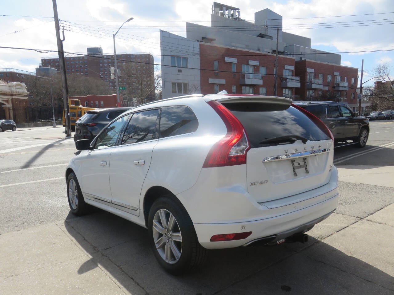 Used 2016 Volvo XC60 T6 Platinum AWD/4WD image 5