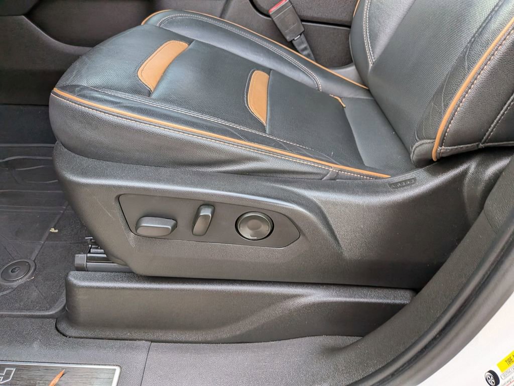 Used 2021 GMC Yukon AT4 w/ AT4 Premium Package image 16